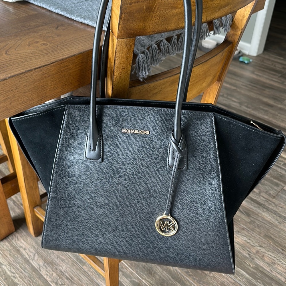 Large Michael Kors zip tote